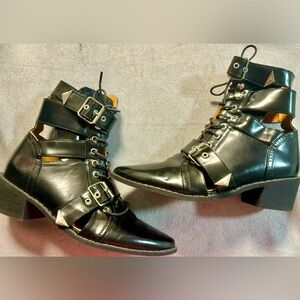 Black cutout boots